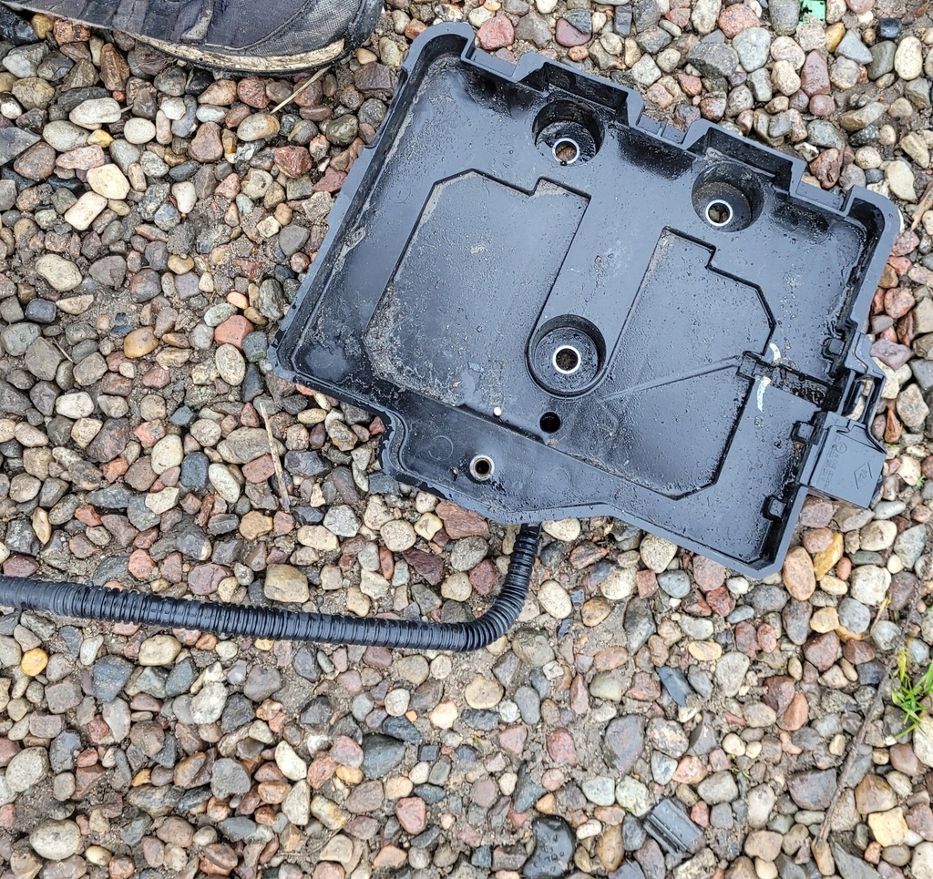 фото №1, Основание аккумулятор renault twingo iii 648949124r