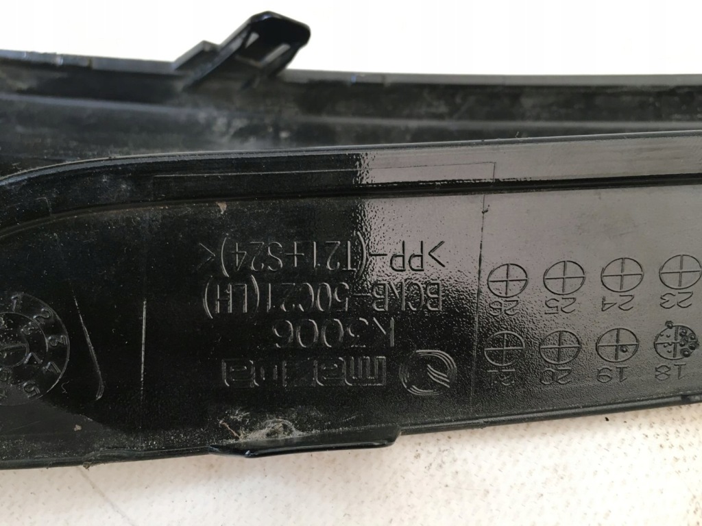 Mazda 3 iv 19- заглушка накладка бампера ліва Ціна