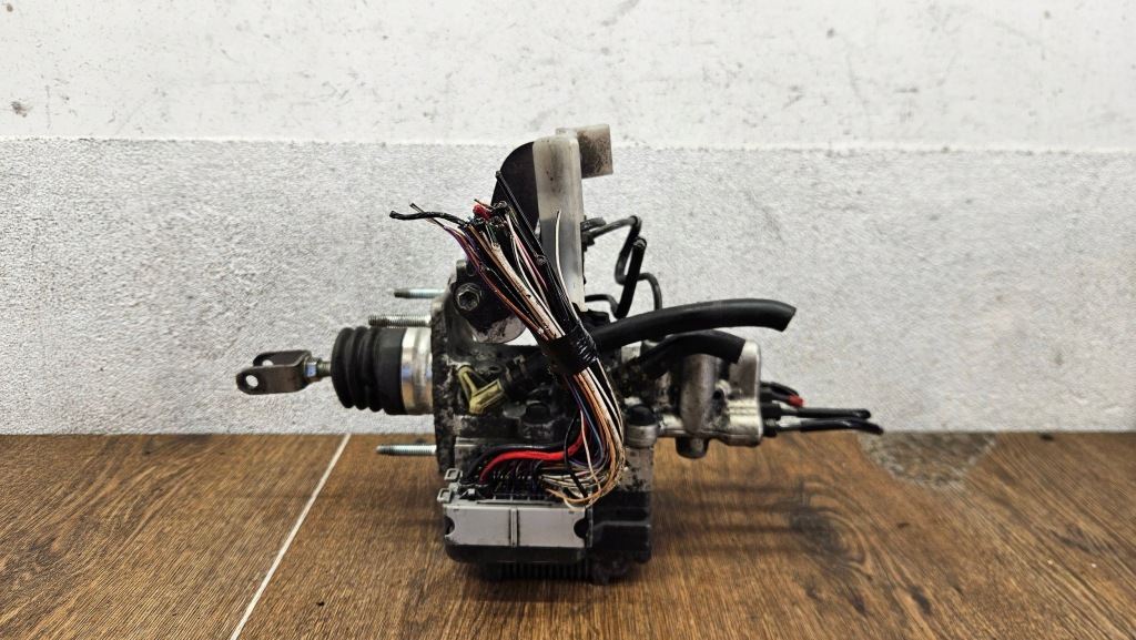 фото №1, Toyota prius 3 iii 47210-47300 насос abs