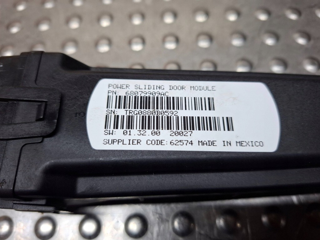 Модуль управляющий раздвижной двери 68079909ac chrysler dodge ram 08- оригинальный номер Недорого