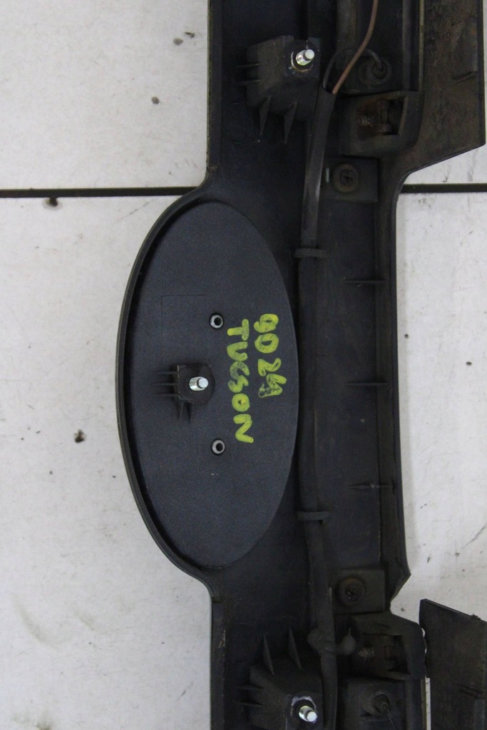 фото №7, Hyundai tucson i 2009r накладка молдинг кришки багажника задня задня bu