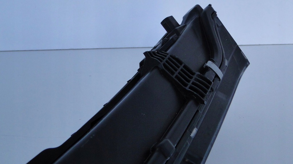 фото №13, Mercedes eqs 297 лампа передняя средняя молдинг накладка led