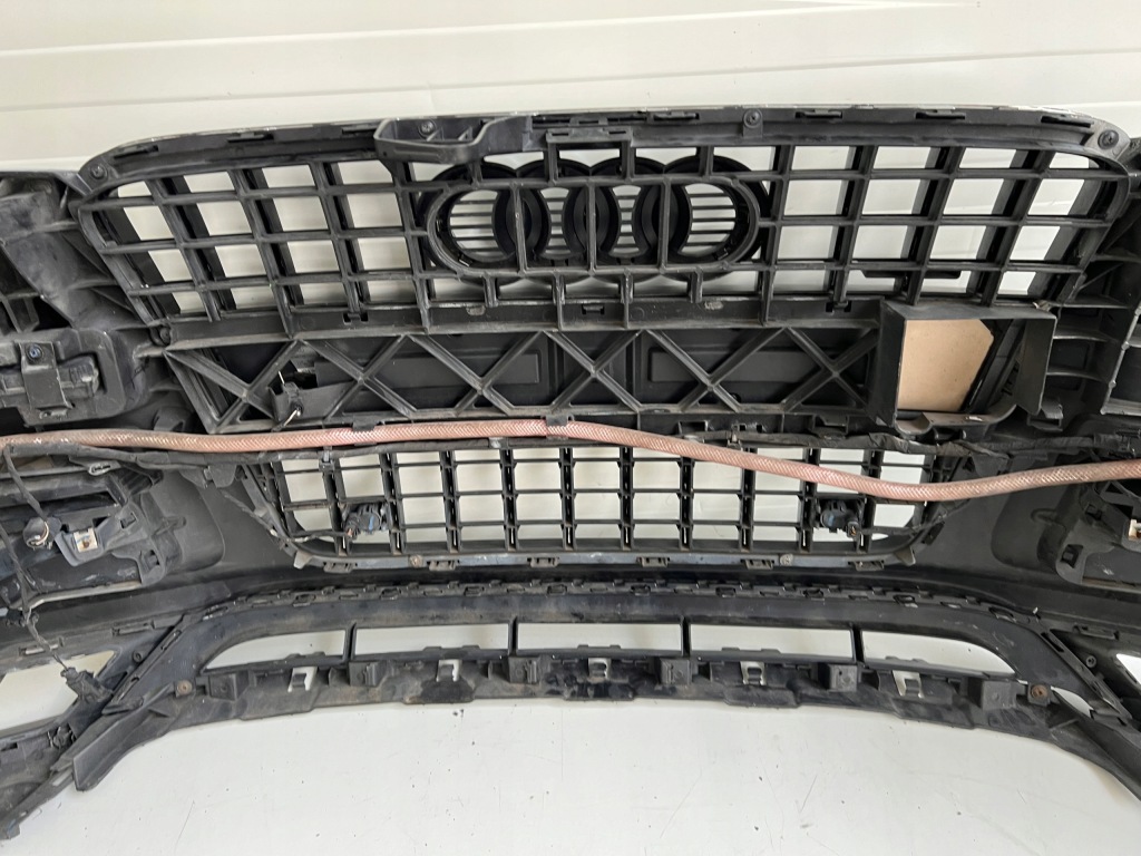 Бампер перед передній audi q7 4l рестайлінг  комплектний  решітка  решітка радіатора 4 pdc омивачі Київ