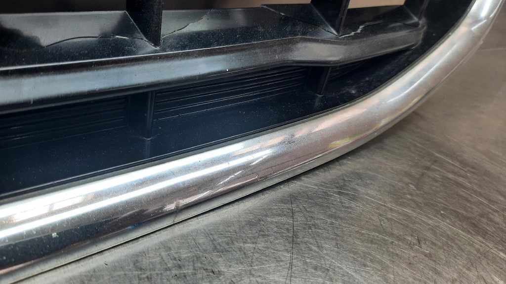 фото №5, Решётка радиатора решётка радиатора решётка радиатора оригинальный номер 31353120 volvo v40 ii 12-19r повреждённый