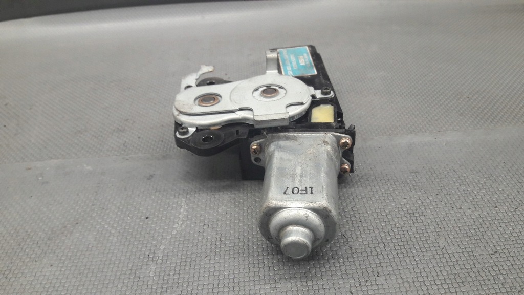 фото №11, 63260-53010 моторчик люк lexu is200 is300