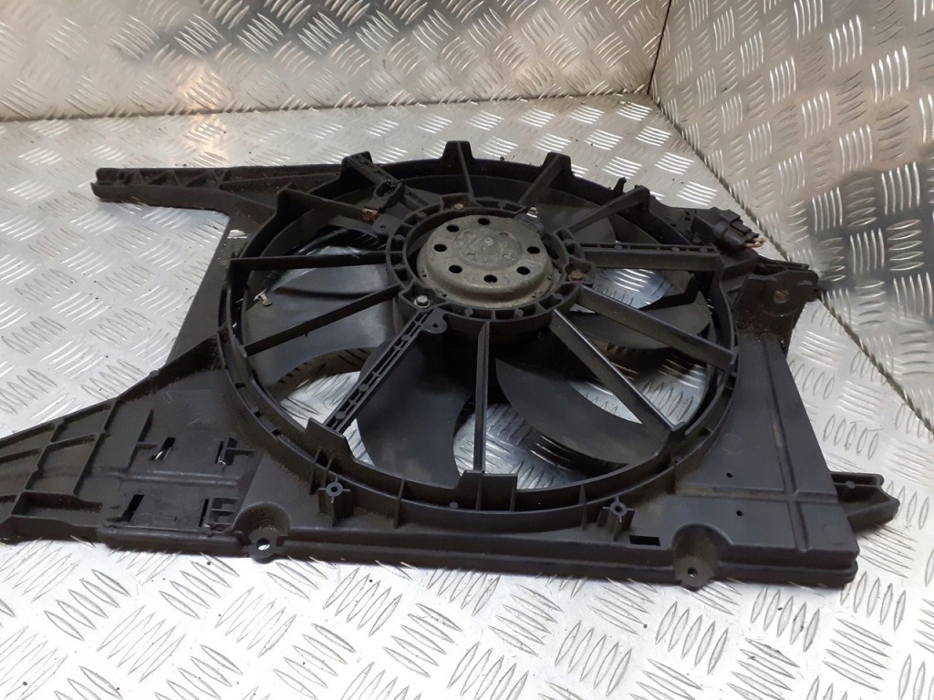 Вентилятор радіатора renault scenic 1 1.8 8240257 Доставка
