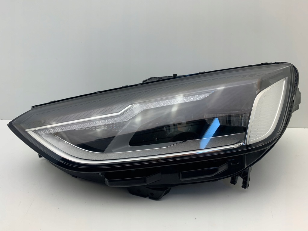 фото №1, Audi a4 b9 8w0 lift лампа передняя левая full led