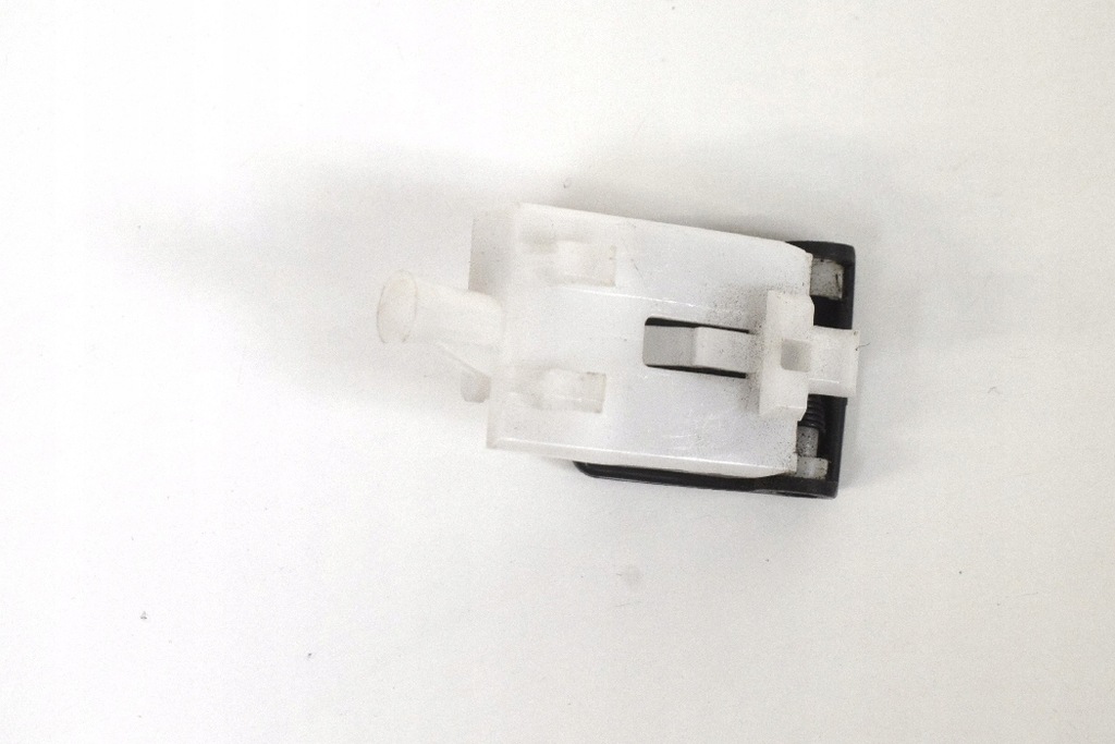 фото №4, Toyota prius w2 1.5 2008 rhd ручка открывания капот