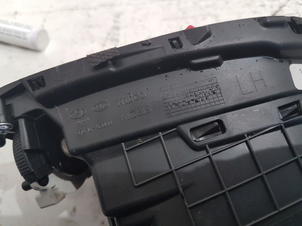 фото №7, Hyundai i30 ii решётка обдув средняя левая перед