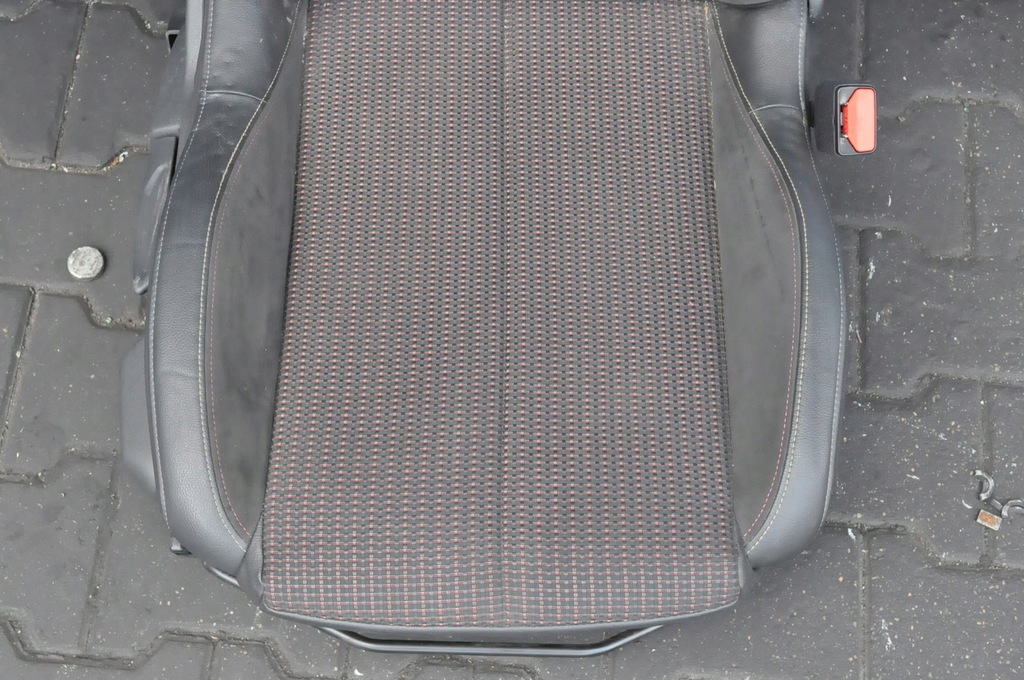 фото №13, Citroen ds3 crossback 2021 e-tense сиденья заднее сиденье обшивки anglik