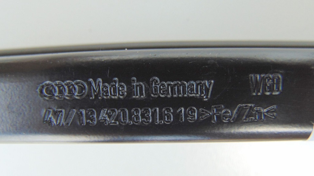 фото №4, Напрямна скло двері лівих audi r8 420831619