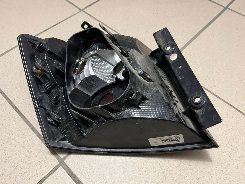 фото №15, Skoda fabia iii 3 kombi 6v9 14- лампа задняя задняя правая