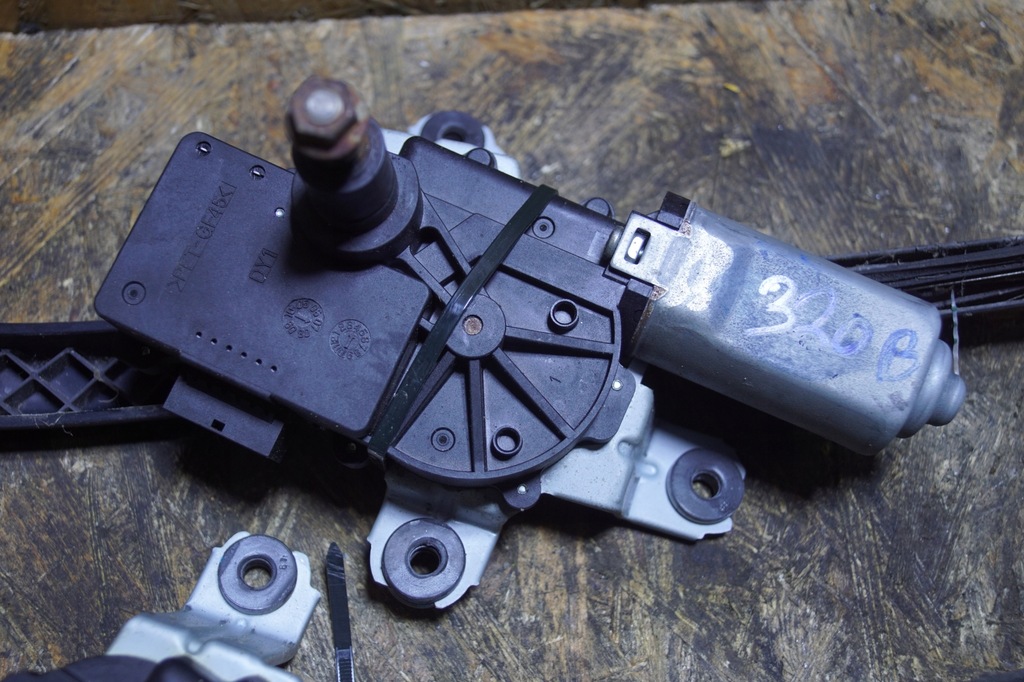 фото №7, Captiva моторчик дворники задняя + рычаг