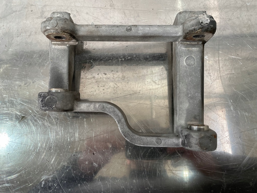 фото №1, Кронштейн кронштейн кронштейн генератора scania r 2059575