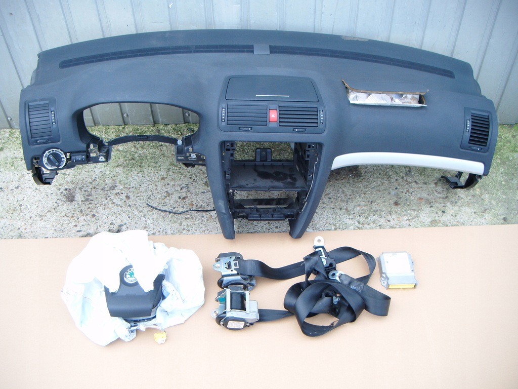 фото №6, Skoda octavia 2 ii 04- панель приладів консоль панель приладів ремені подушки безпеки