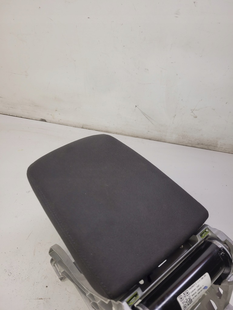 фото №6, Подлокотник перед audi a4 b9 8w0864283a