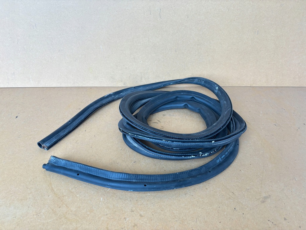 фото №2, Прокладка багажника задняя renault trafic iii 3