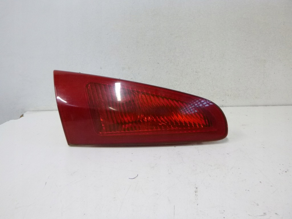 Купить Лампа задняя с крышки alfa romeo 147l 2005r.