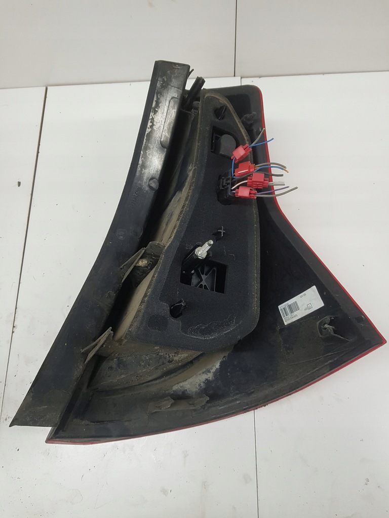 фото №1, Лампа левая задняя dacia sandero 8200734825