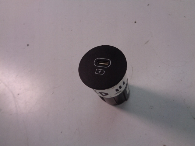 фото №1, Разъём usb kia ceed iii 2018-