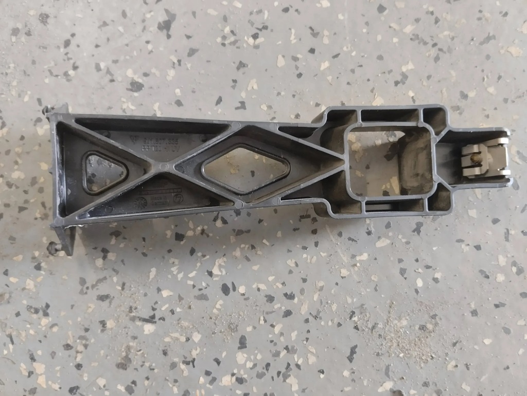 фото №1, Porsche taycan кронштейн бампера задняя