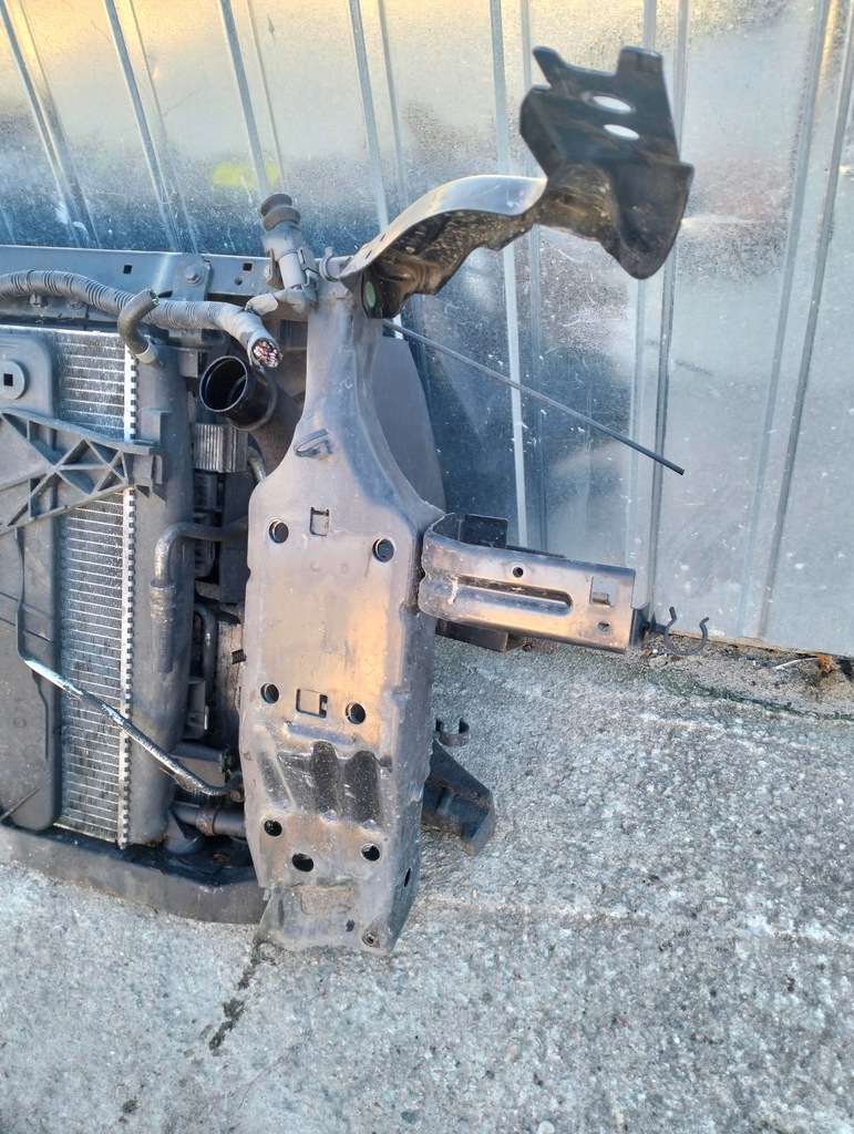 фото №16, Pas передний усилитель nissan qashqai i j10 dci дизель 06-09 przedlift