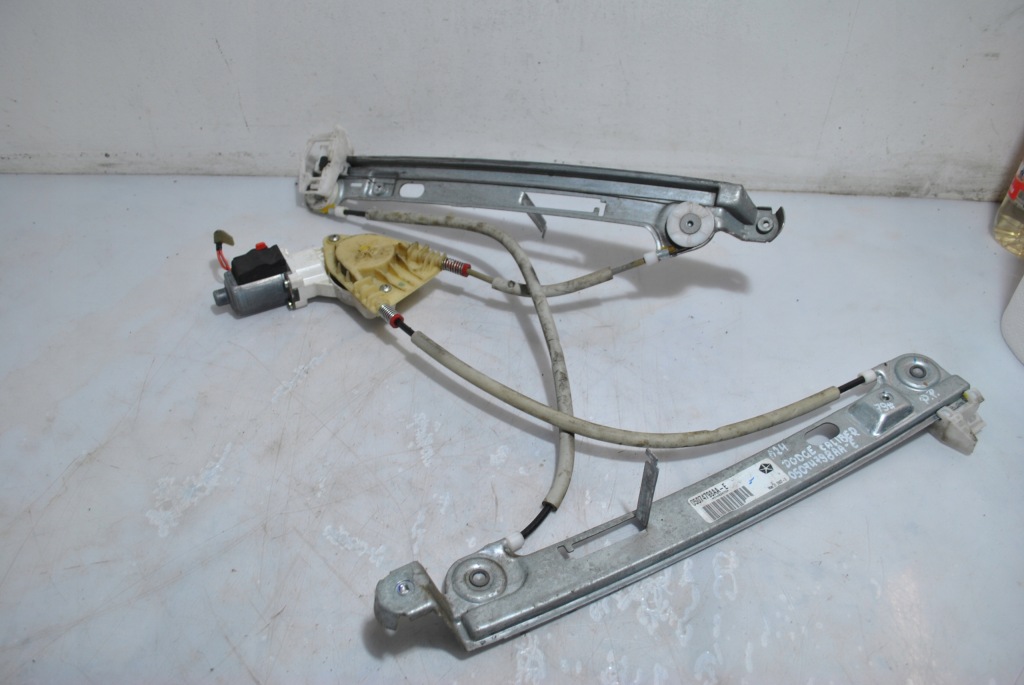 Купить Подъемник стекло правый перед p.p dodge caliber 05047498aa