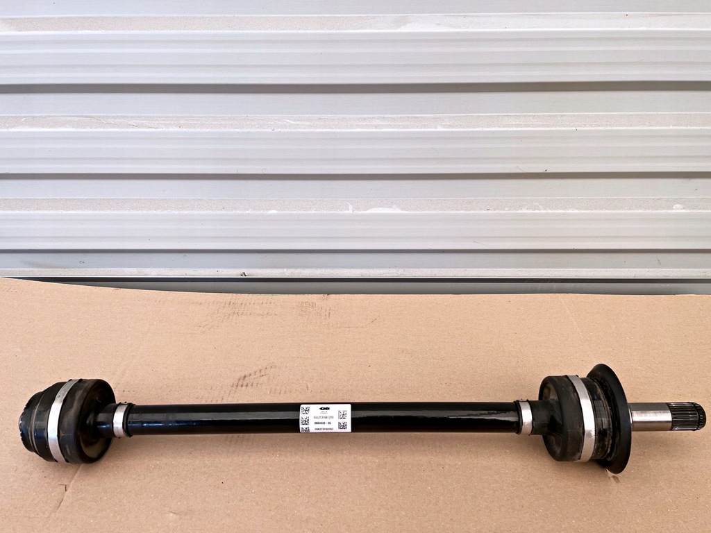 фото №1, Bmw g30 g31 приводной вал левый задняя 8664049