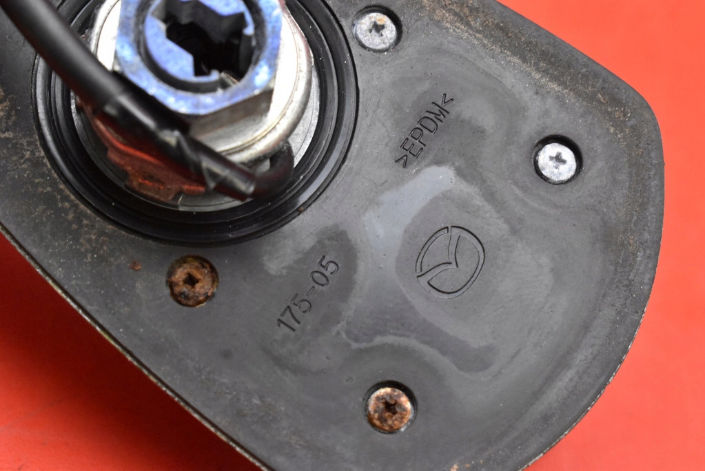 фото №8, Антена плавник срібляста mazda mx5 mx-5 4 iv nd roadster 15-21