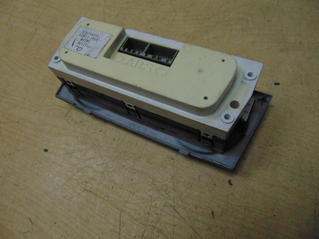 фото №10, Панель управление обдув subaru forester ii 03- eu