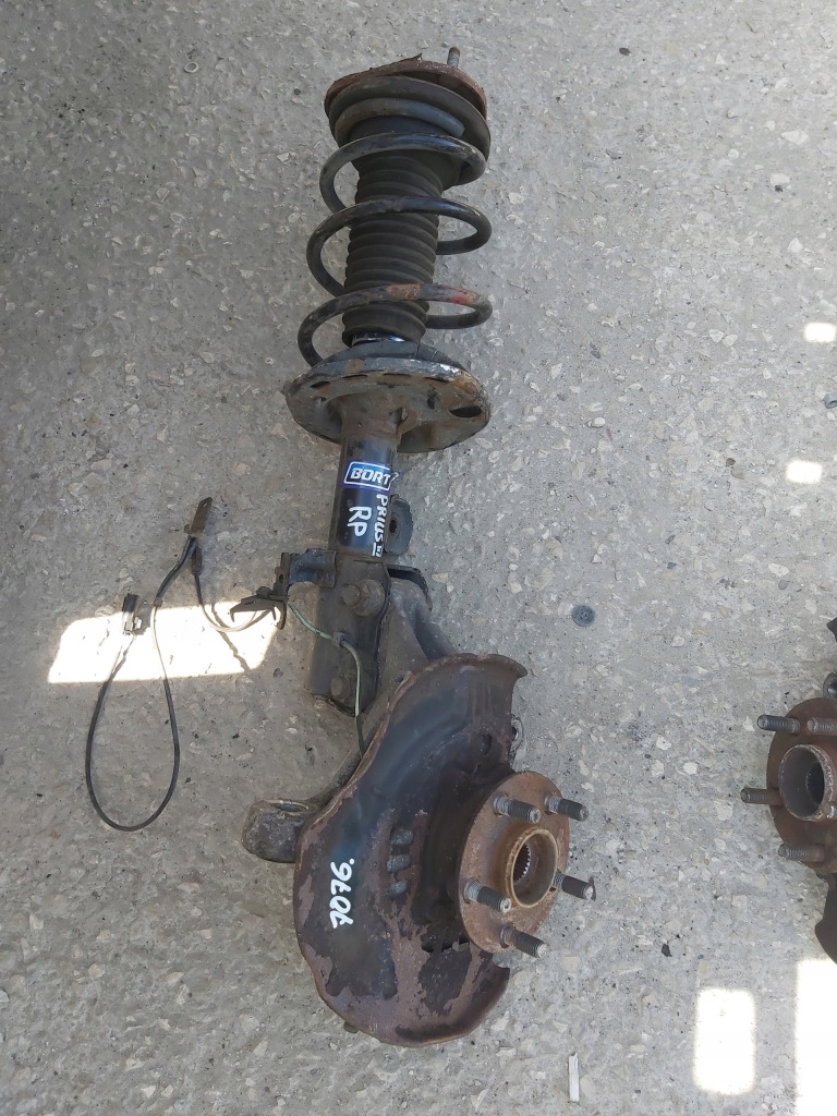 фото №11, Toyota prius iii mcperson правый перед поворотный кулак