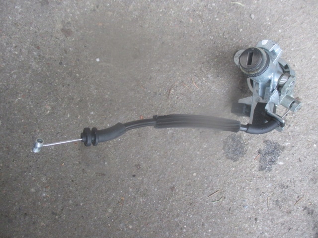 фото №1, Audi a6 c6 замок вкладка крышки sedan