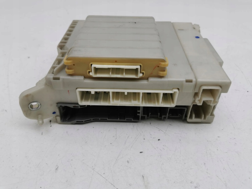 фото №6, Lexus is 220d-250-350 2006 коробка запобіжників