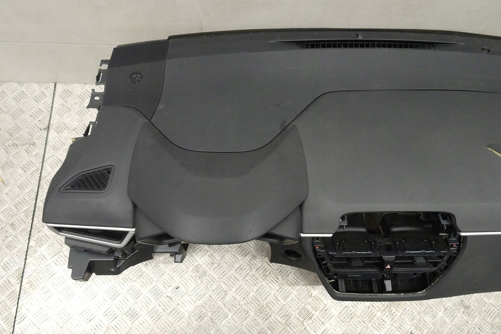 фото №7, Toyota corolla e21 hybrid sedan приборная панель приборная консоль приборная панель 19-