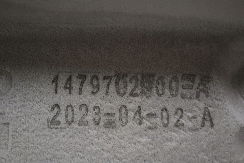 Tesla model 3 2023 обшивка багажника в Україні