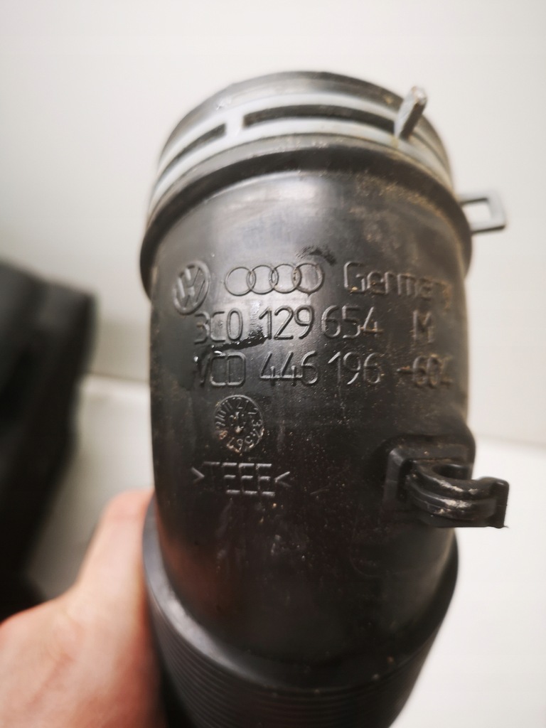 фото №2, Vw труба воздуха воздухозаборник 3c0129654m