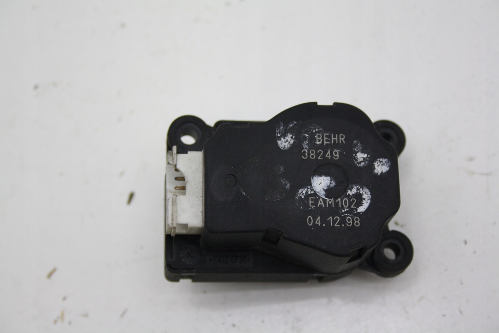 фото №1, Моторчик регулировки обдув вентилятор volvo s80 eam102