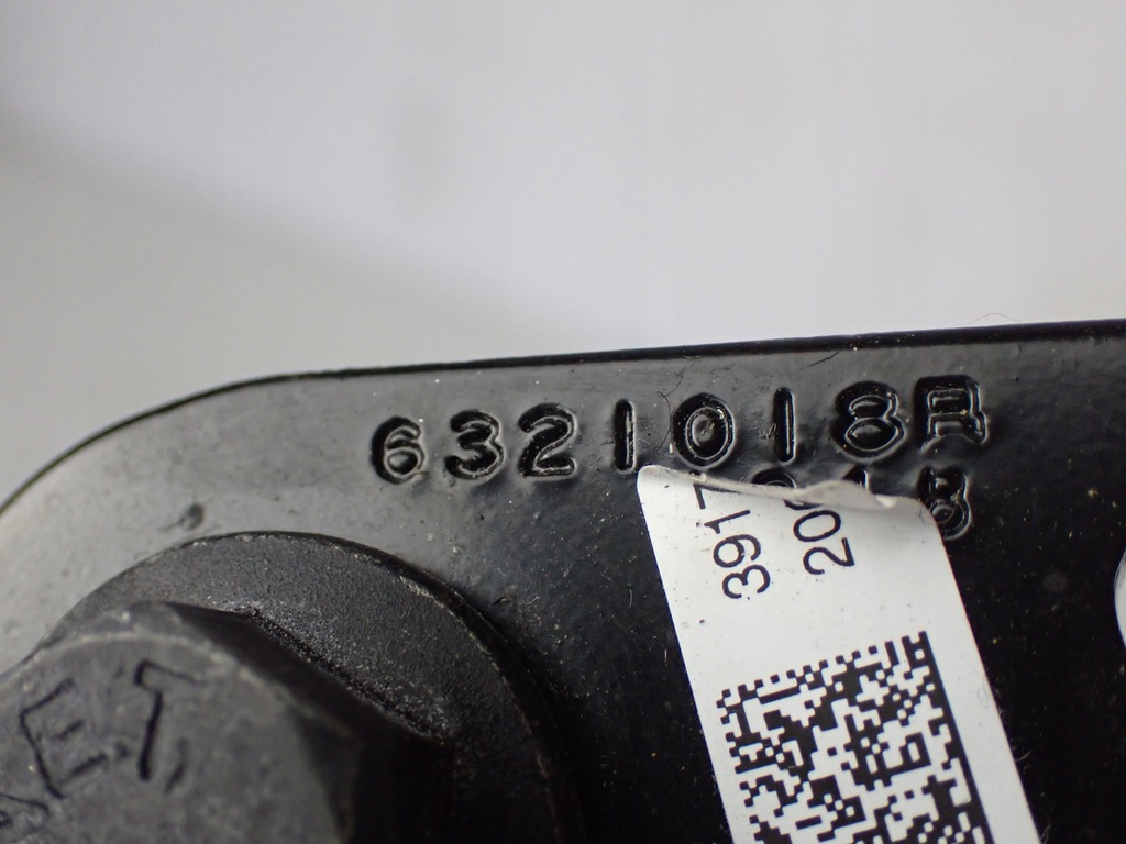 фото №9, Opel crossland клипса поперечина задняя 39172069