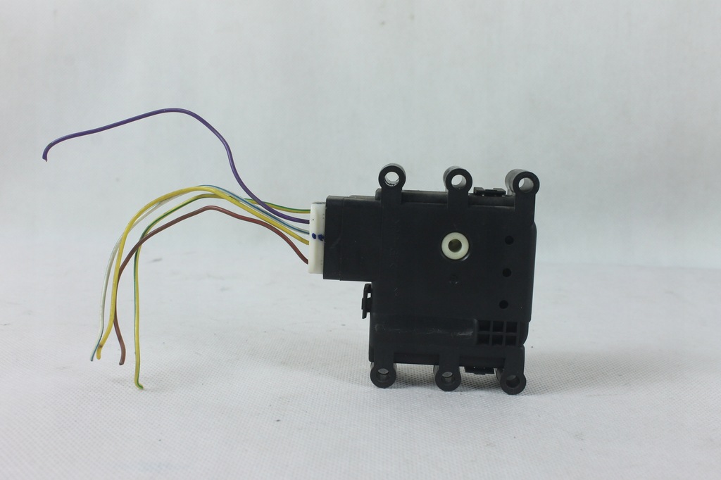 фото №11, Моторчик регулировочный крышка отопителя обдув отопления mazda 6 gg gy 3731m