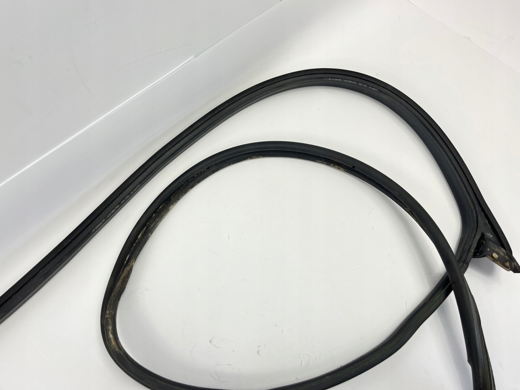 фото №8, Прокладка гумовий двері правий перед права передня mercedes w124 sedan kombi