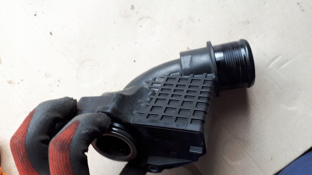 фото №7, A4 b9 8w патрубок турбіни 2.0 tdi 04l131111n a5 8w