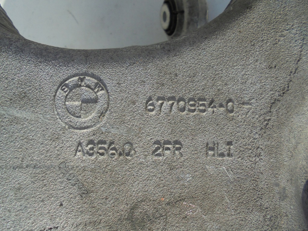 фото №10, Bmw e70 e71 x5 поворотный кулак правая задняя 6770984