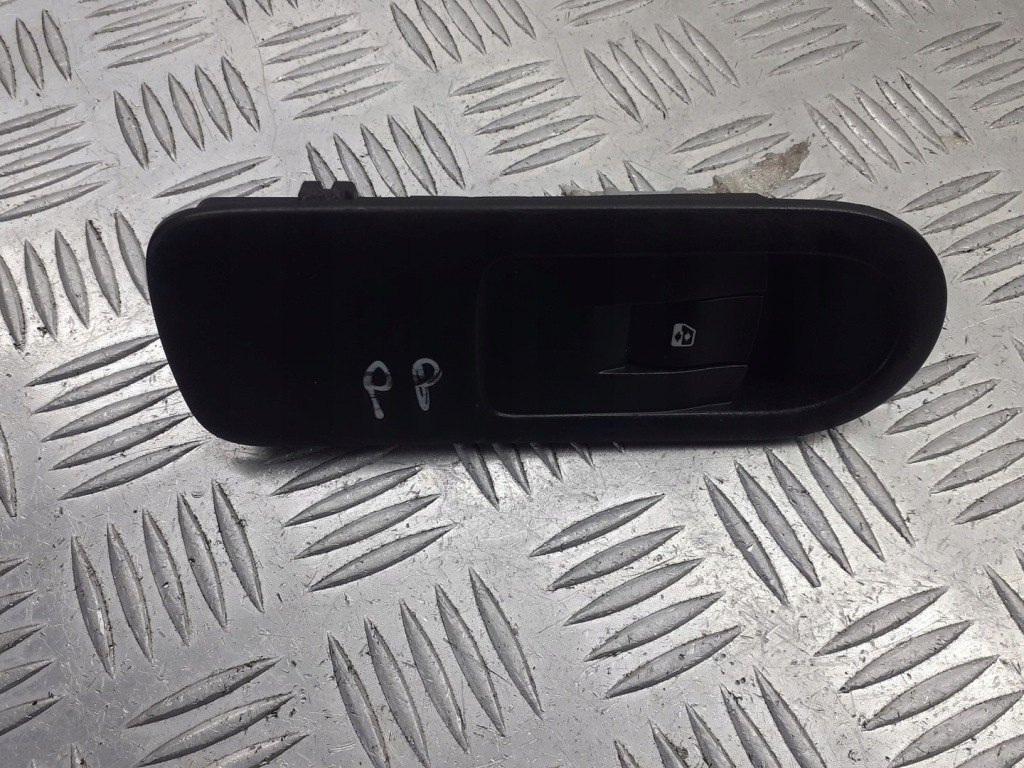 Купить Панель стекло пассажира правый перед renault scenic ii 2.0 16v 156013740