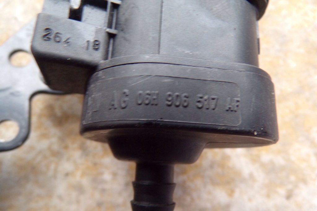 фото №7, Клапан вакууму 06h906517af vw audi skoda seat
