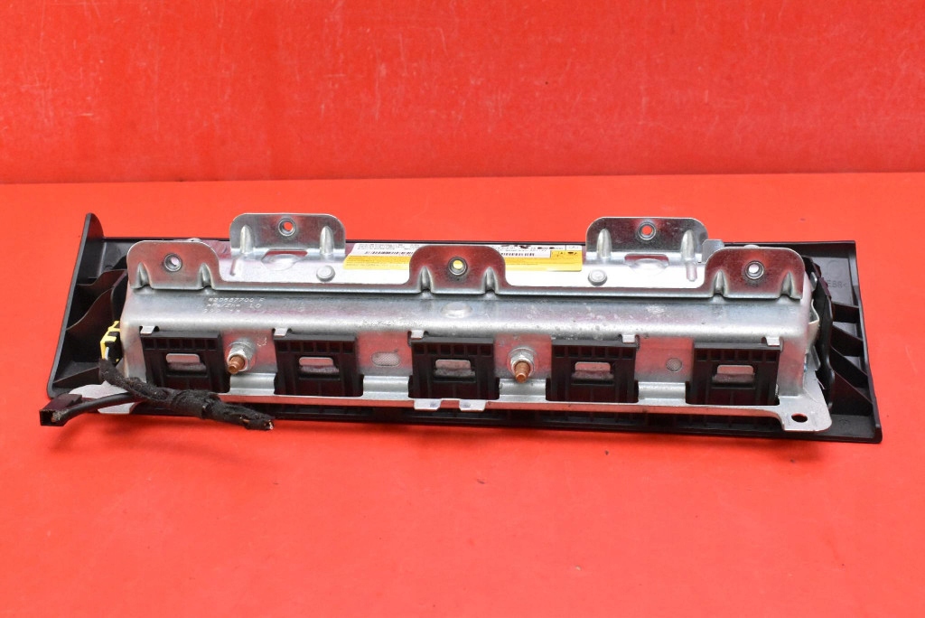 фото №6, Подушка безопасности подушка воздушная пассажира коленная 620687200e mercedes cla c117