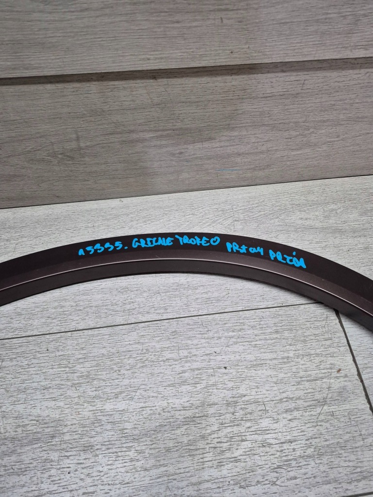 15335. grecale trofeo молдинг крила правий перед 670200587 Доставка