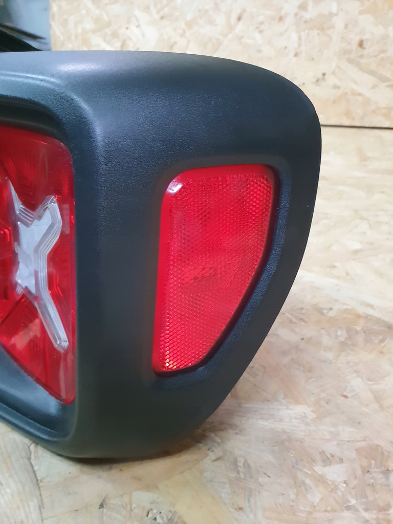 фото №3, Jeep renegade lift лампа правый задняя 52109462