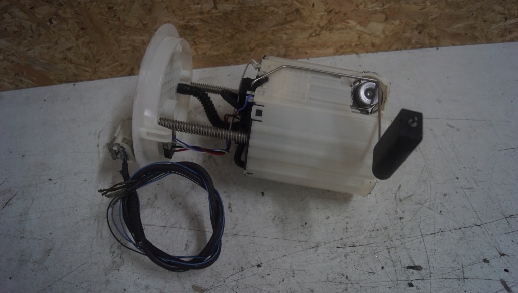 Насос пального поплавок chevrolet t300 1.2 b 13579158 Зі Шроту