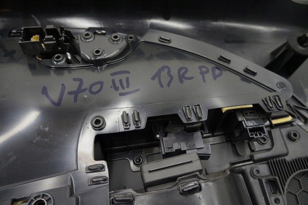 фото №6, Volvo v70 iii обшивка правый перед