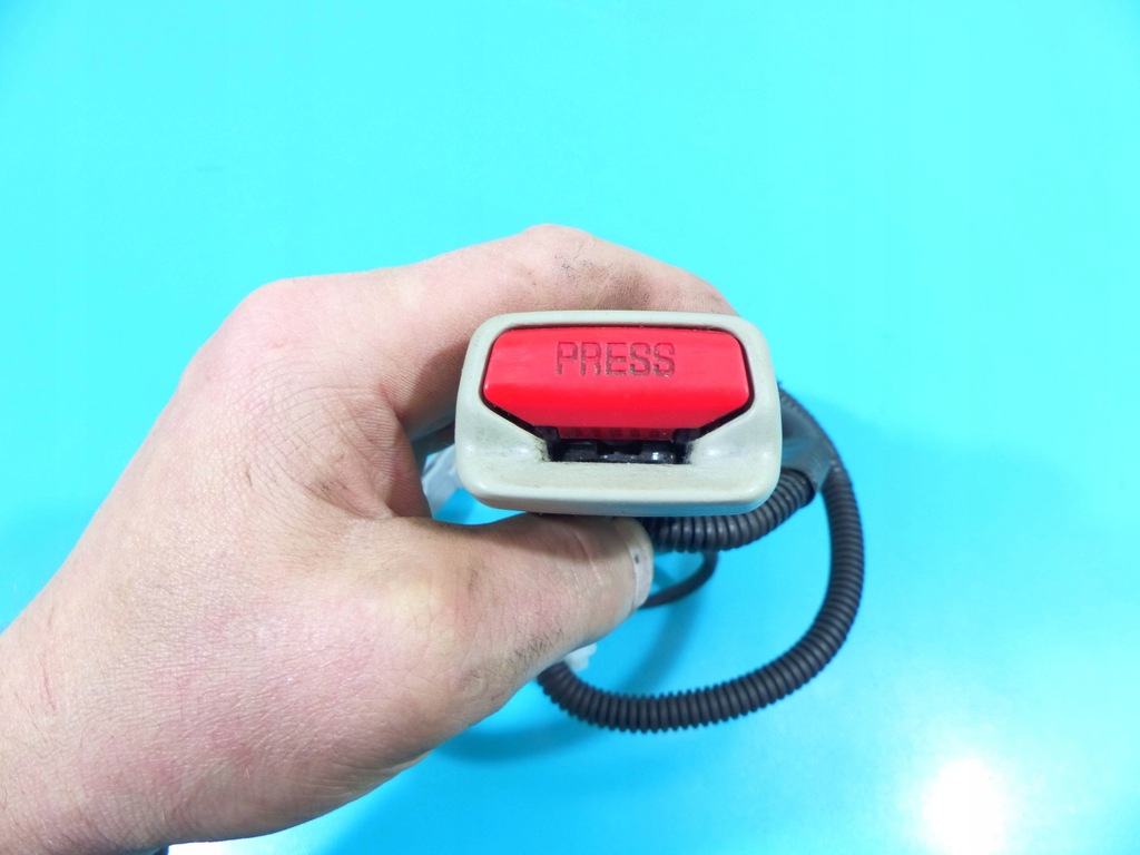 фото №3, Клипса замок поперечина левый перед corolla e15